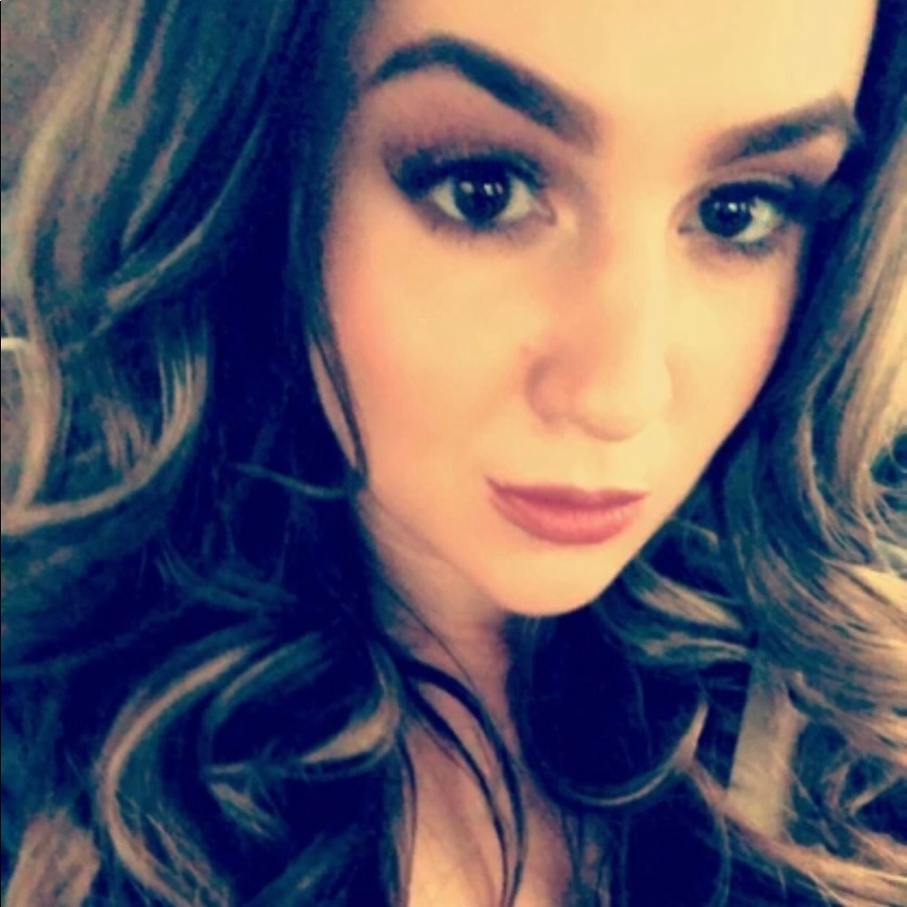 Meet your Posher, Carley